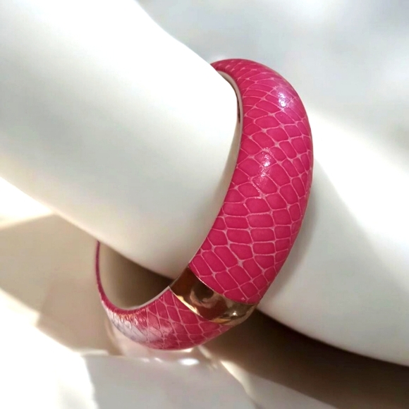 Jewelry - Vintage German Faux Leather Pink Bangle Bracelet